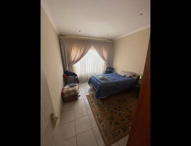 2 BEDROOM TOWNHOUSE FOR SALE IN KENLEAF